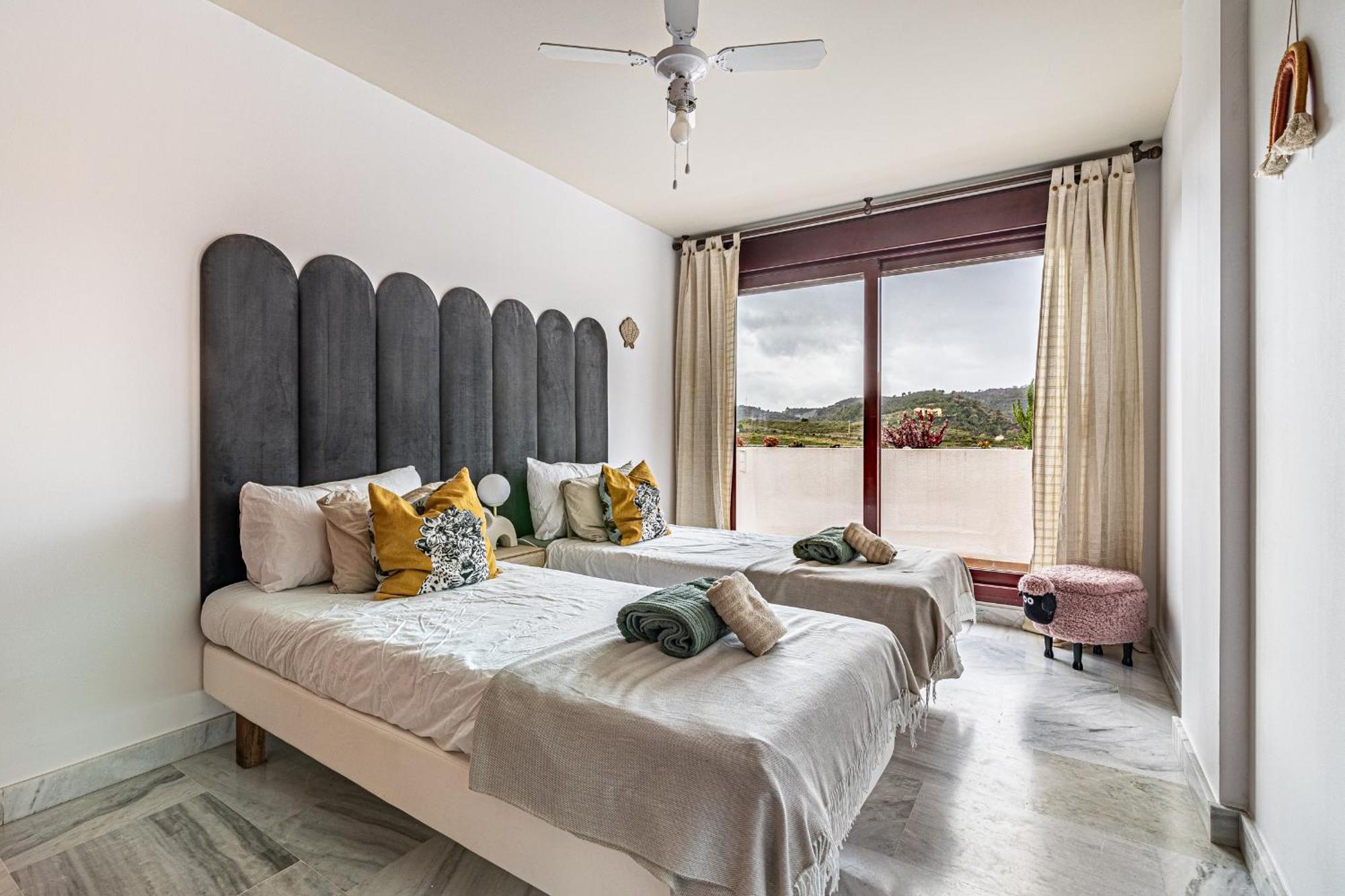 אסטפונה Rentitspain Apartamento Charming Gym, Jacuzzi Y Balcon מראה חיצוני תמונה