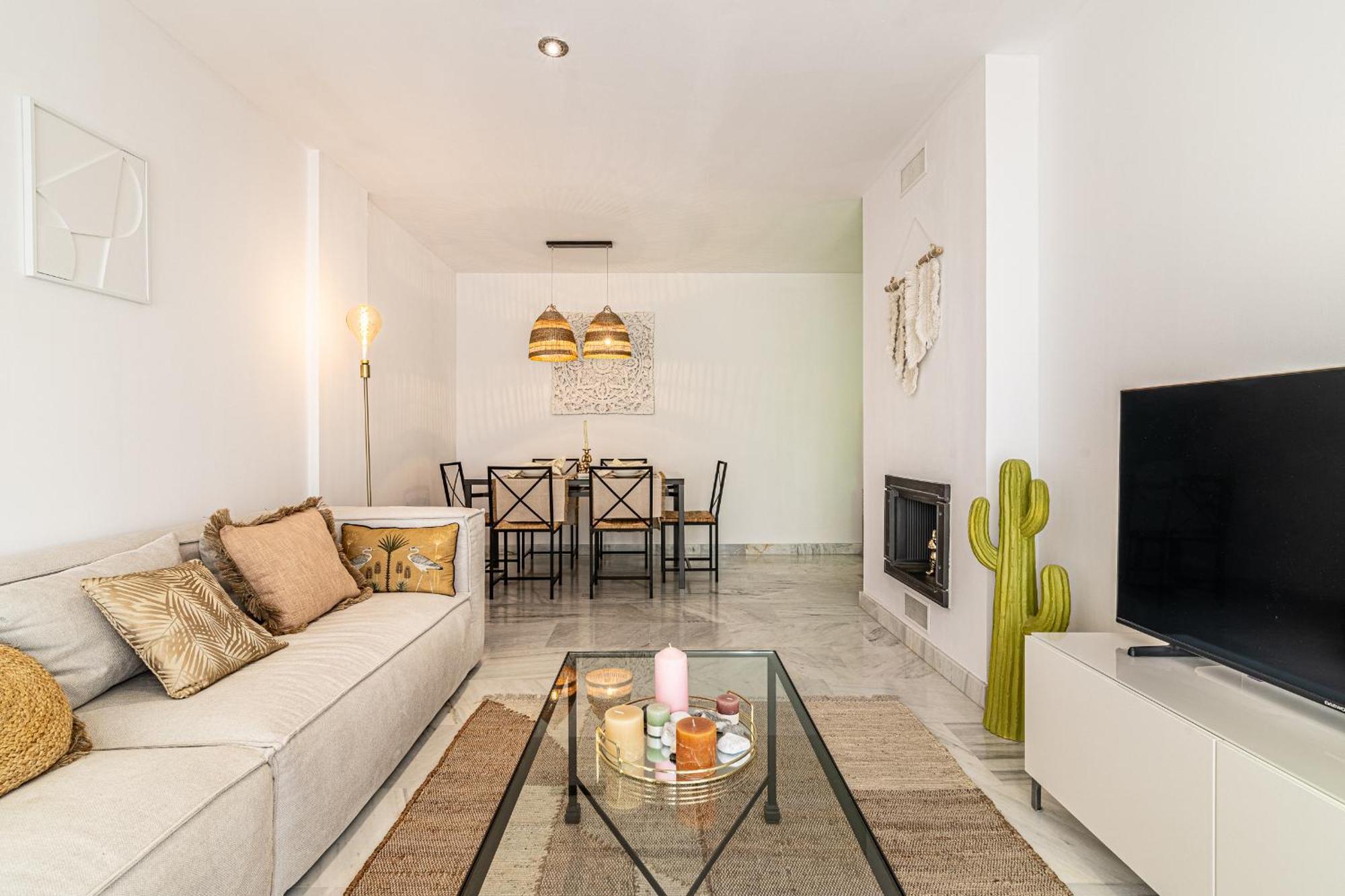 אסטפונה Rentitspain Apartamento Charming Gym, Jacuzzi Y Balcon מראה חיצוני תמונה