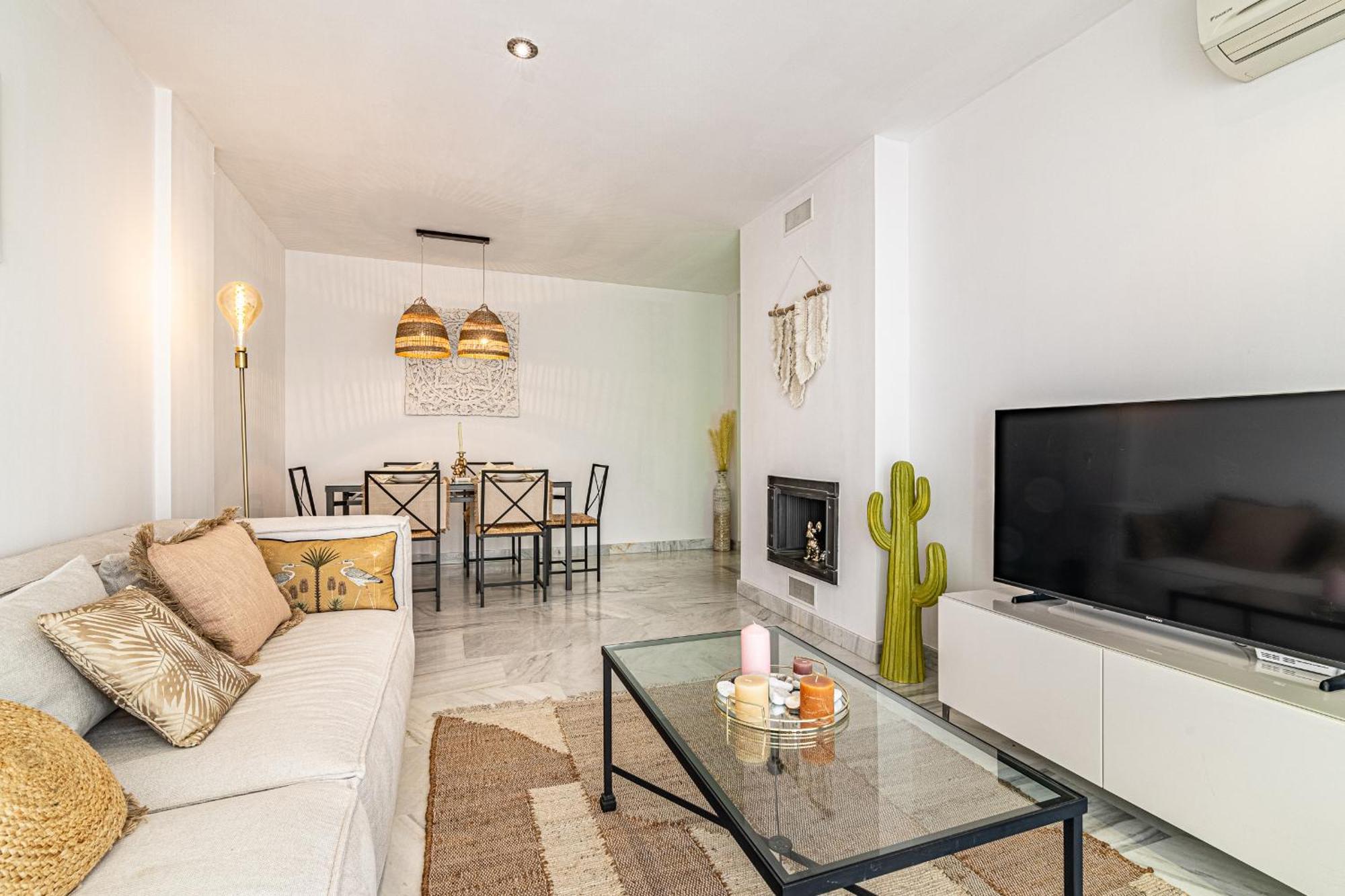 אסטפונה Rentitspain Apartamento Charming Gym, Jacuzzi Y Balcon מראה חיצוני תמונה