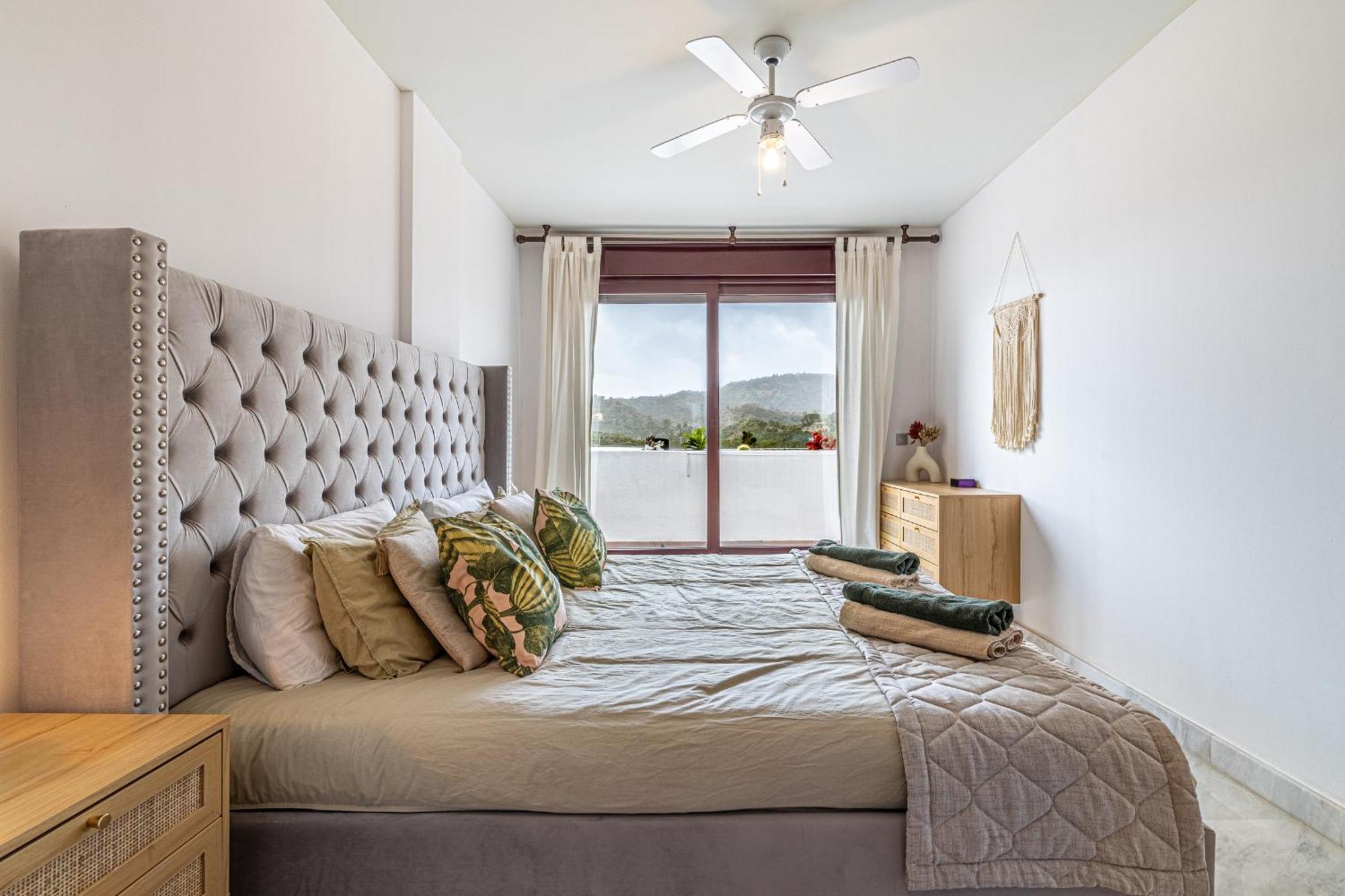 אסטפונה Rentitspain Apartamento Charming Gym, Jacuzzi Y Balcon מראה חיצוני תמונה